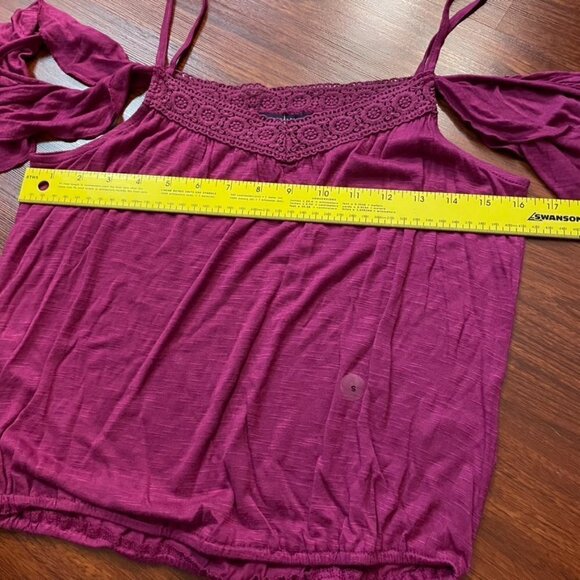 *NWT Aeropostale Pink Peekaboo Shoulder Top, Small - Picture 3 of 6
